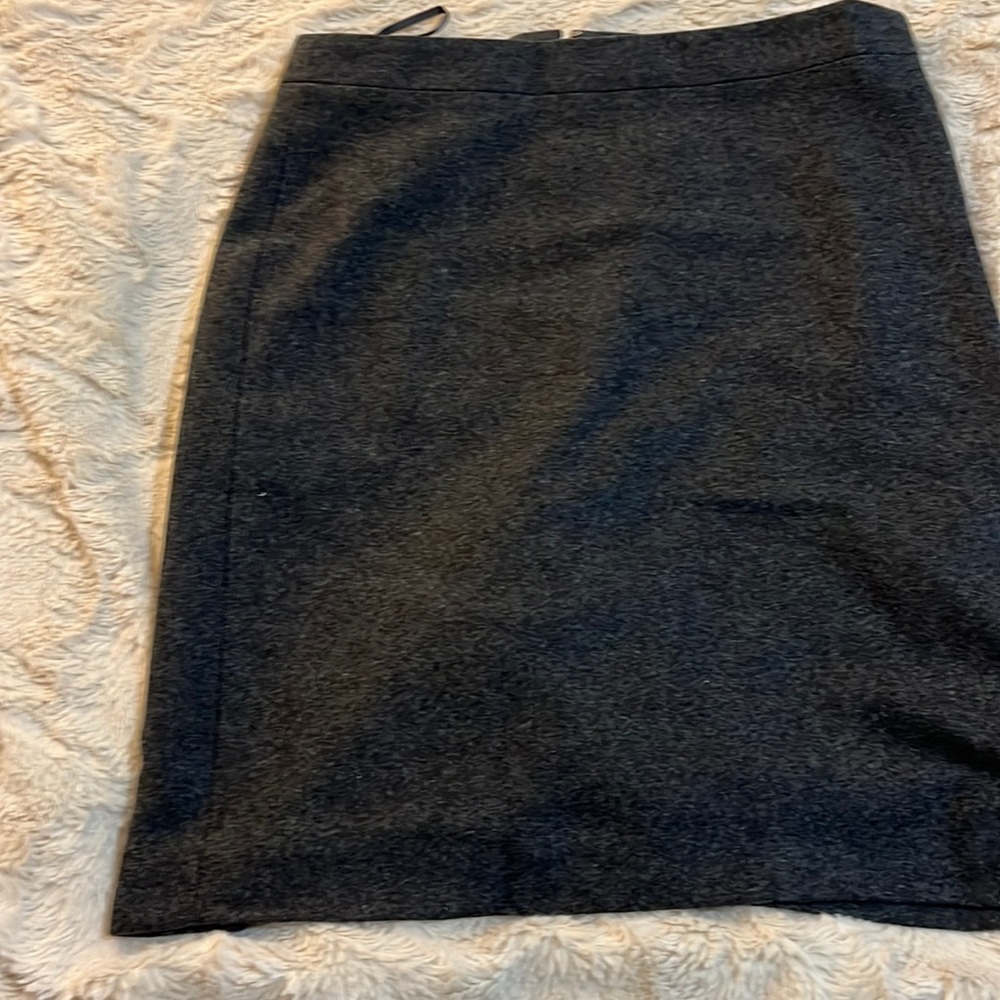 J. Crew  Thé Pencil Skirt 70% Wool  Fully Lined Pencil Skirt Dark Gray Size 6